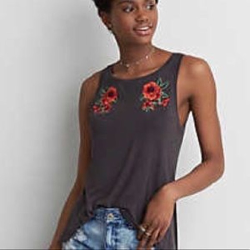 Flower embroidered tank top